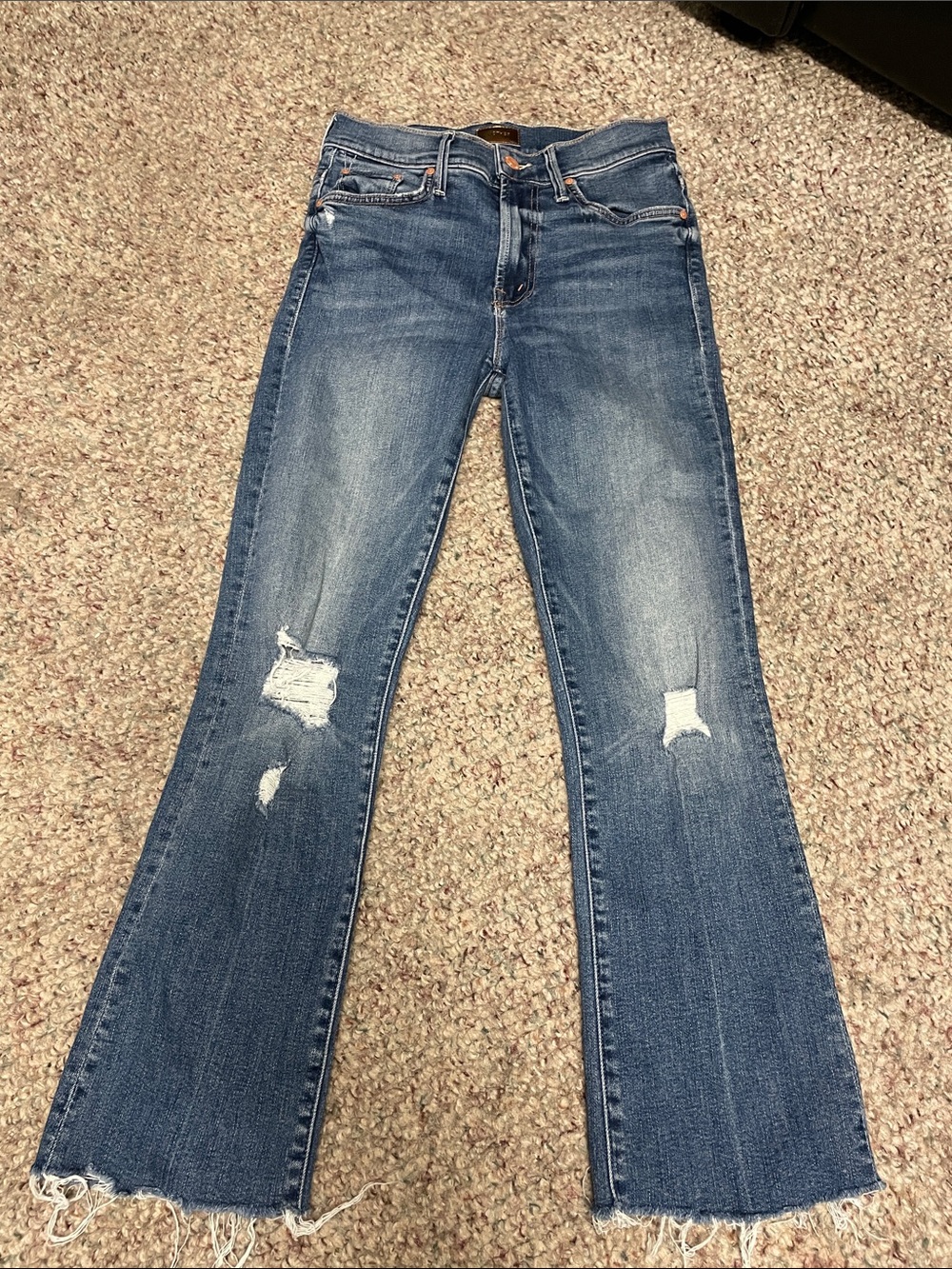 MOTHER the insider Cropped Distressed Jeans in dancing on coals